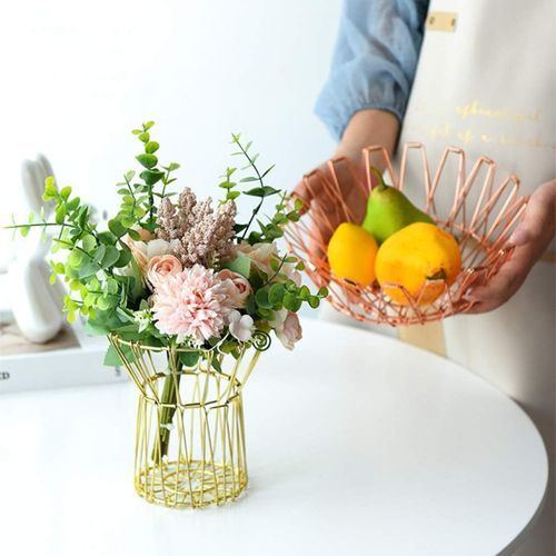 Ensemble de paniers de rangement et corbeille à fruits en acier inoxydable.